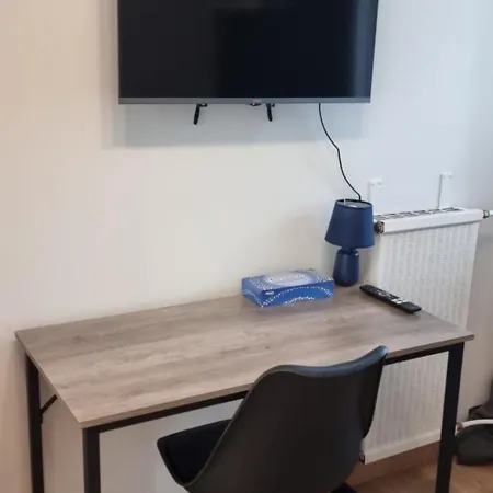 Lejlighed Avec Salle D'eau Privative Dans Partage *