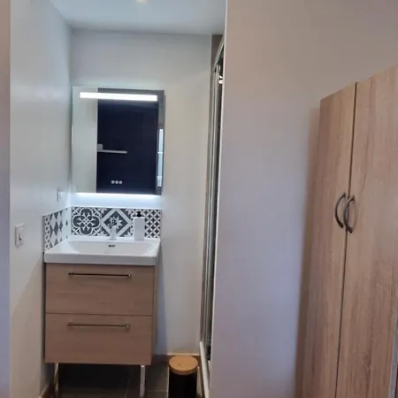 Avec Salle D'eau Privative Dans Partage *
