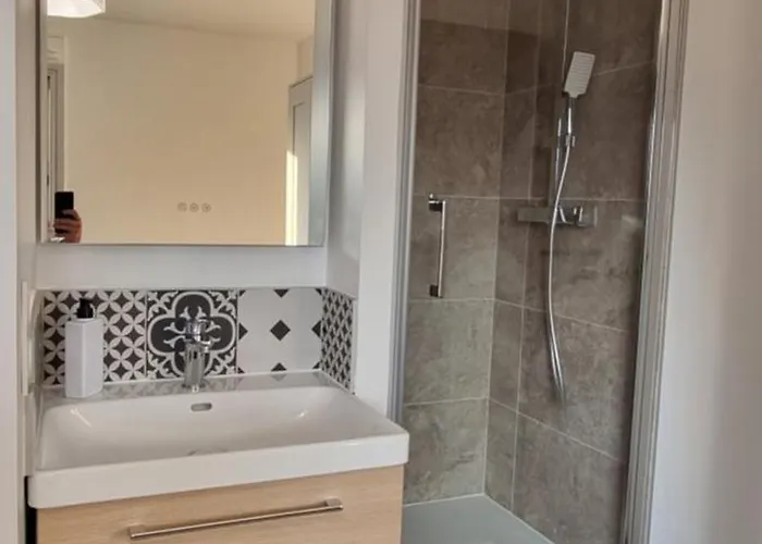 Avec Salle D'eau Privative Dans Partage 아파트 툴루즈