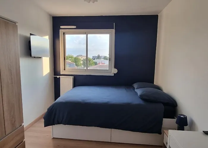 Avec Salle D'eau Privative Dans Partage 툴루즈